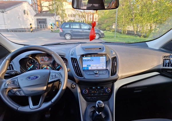 Ford Kuga cena 76900 przebieg: 56400, rok produkcji 2018 z Warszawa małe 79